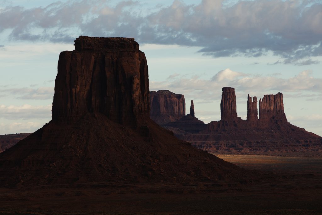 Buttes de grès rouge au crépuscule — neochrome version